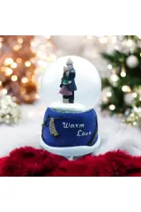 Warm Love Birbirine Sarılan Çift Ve Müzik Kutusu Kar Tanesi Püskürtmeli